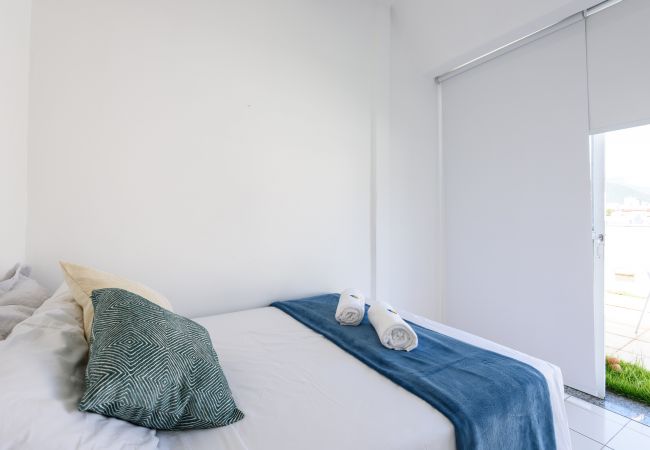 Apartamento em Rio de Janeiro - MQC502 (Zona1) Apartamento em Rio de Janeiro - MQC502 (Zona1)