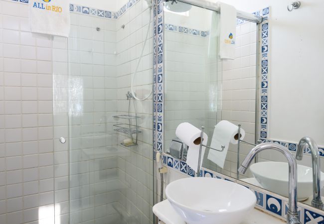 Apartamento em Rio de Janeiro - MQC502 (Zona1) Apartamento em Rio de Janeiro - MQC502 (Zona1)