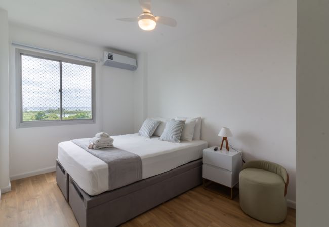 Apartamento em Rio de Janeiro - AV702 (Barra)