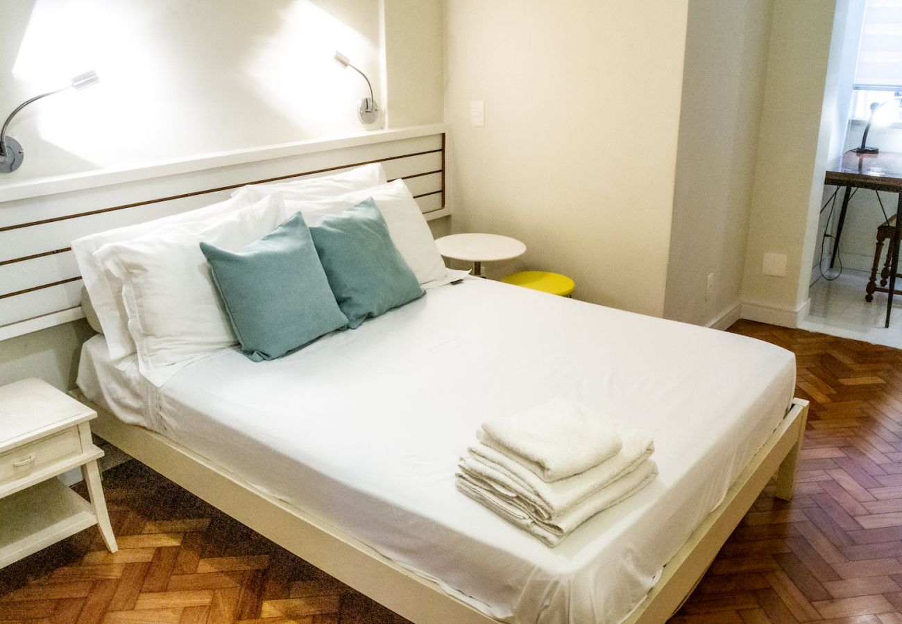 Double room Room with comfortable bed and bedding