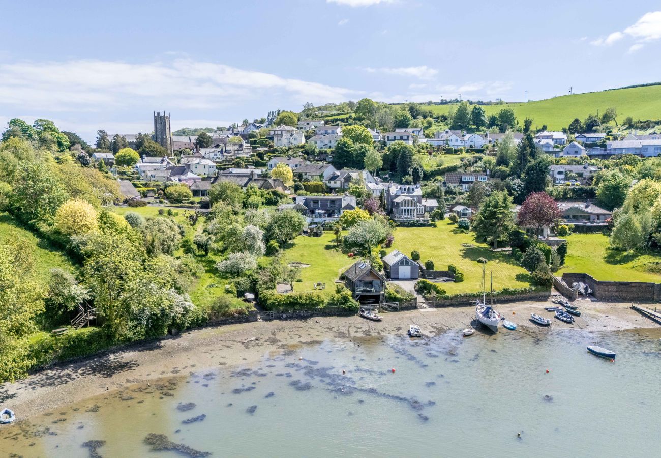 House in Dittisham - Water Edge House & Boathouse House in Dittisham - Water Edge House & Boathouse