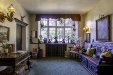 Country house in Etchingham - Haremere Hall